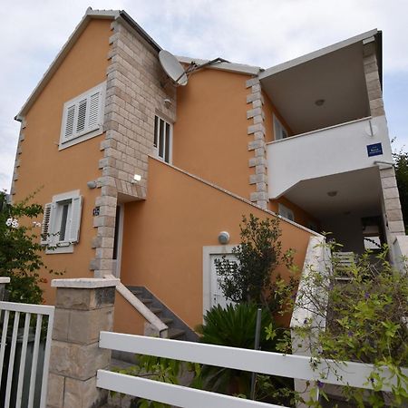 Apartment Andrea Orebic Bagian luar foto