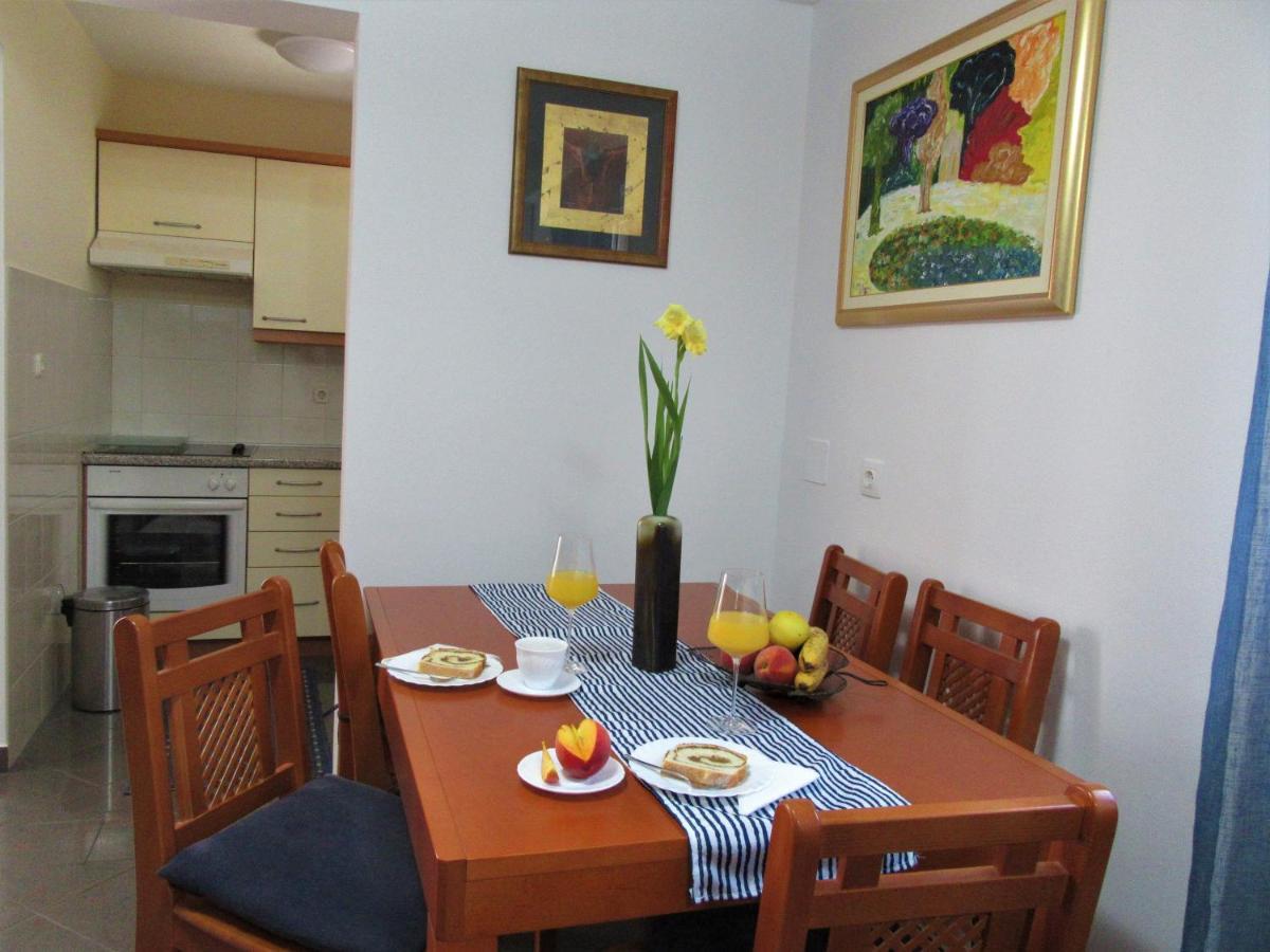 Apartment Andrea Orebic Bagian luar foto