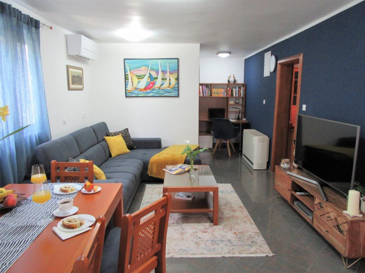 Apartment Andrea Orebic Bagian luar foto