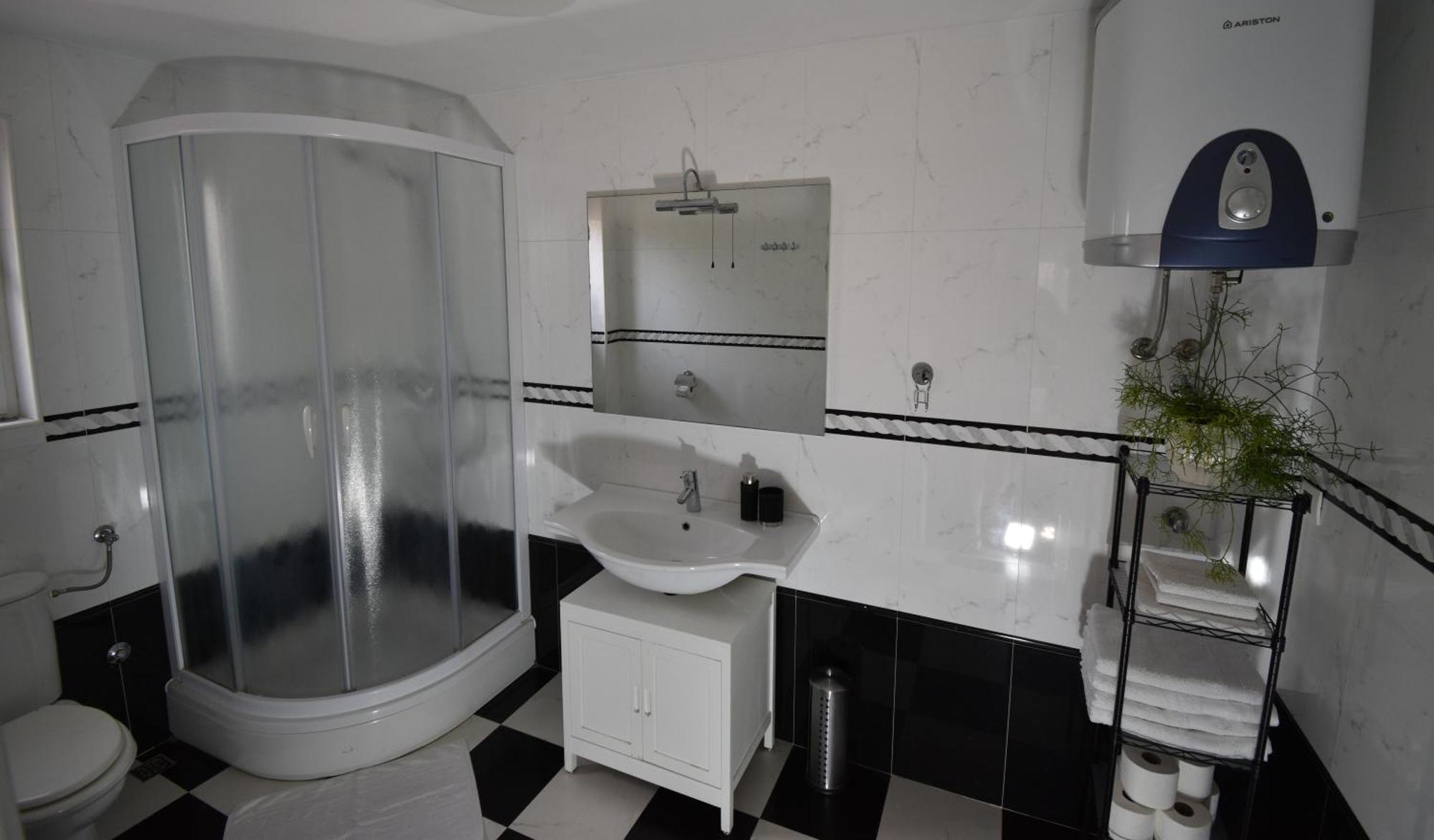 Apartment Andrea Orebic Bagian luar foto