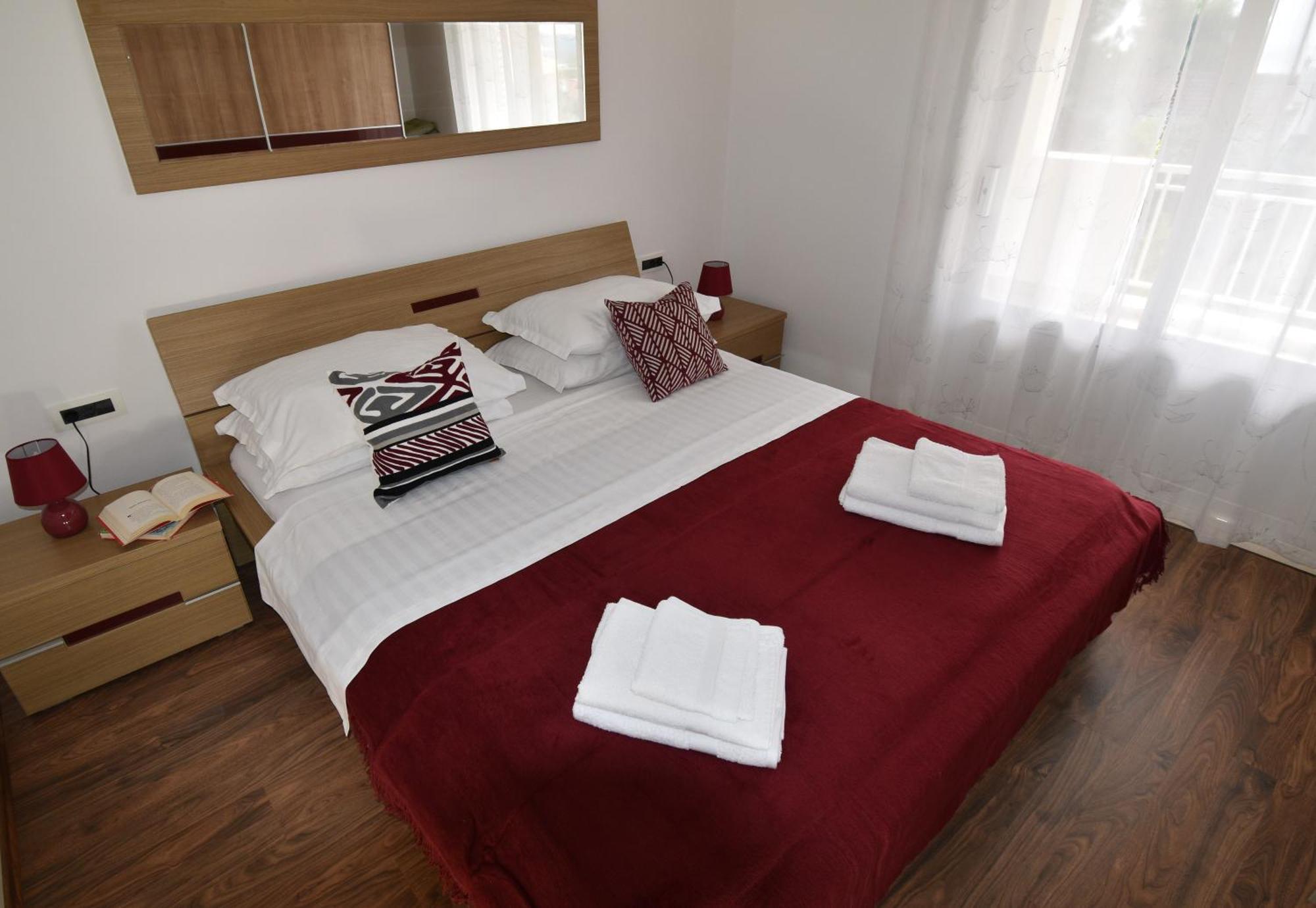 Apartment Andrea Orebic Bagian luar foto