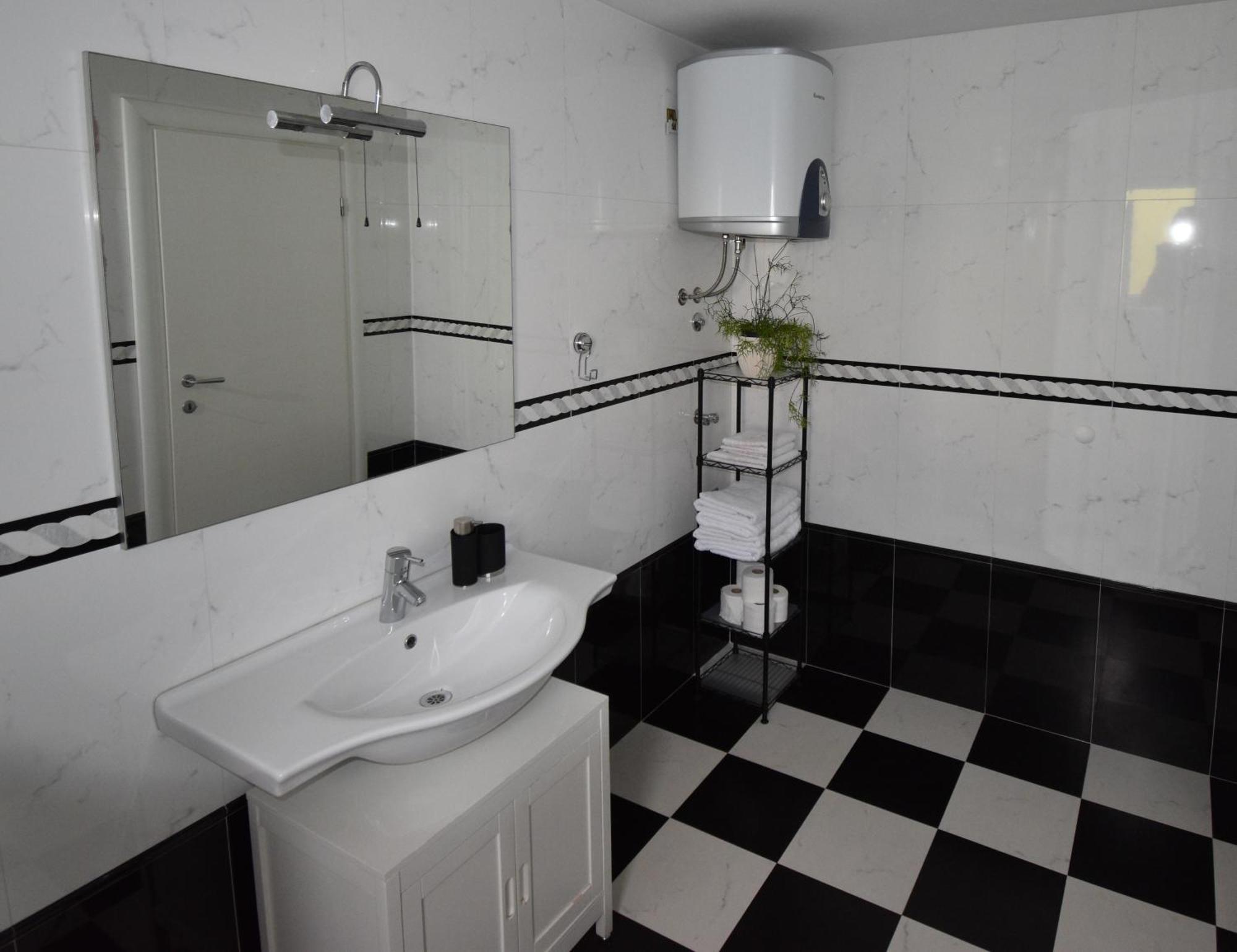 Apartment Andrea Orebic Bagian luar foto