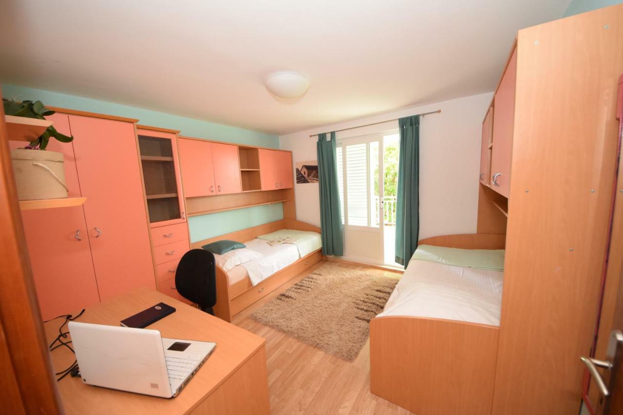 Apartment Andrea Orebic Bagian luar foto