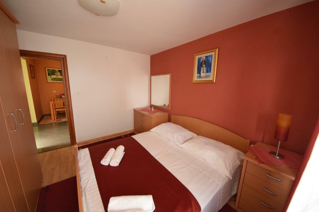 Apartment Andrea Orebic Bagian luar foto